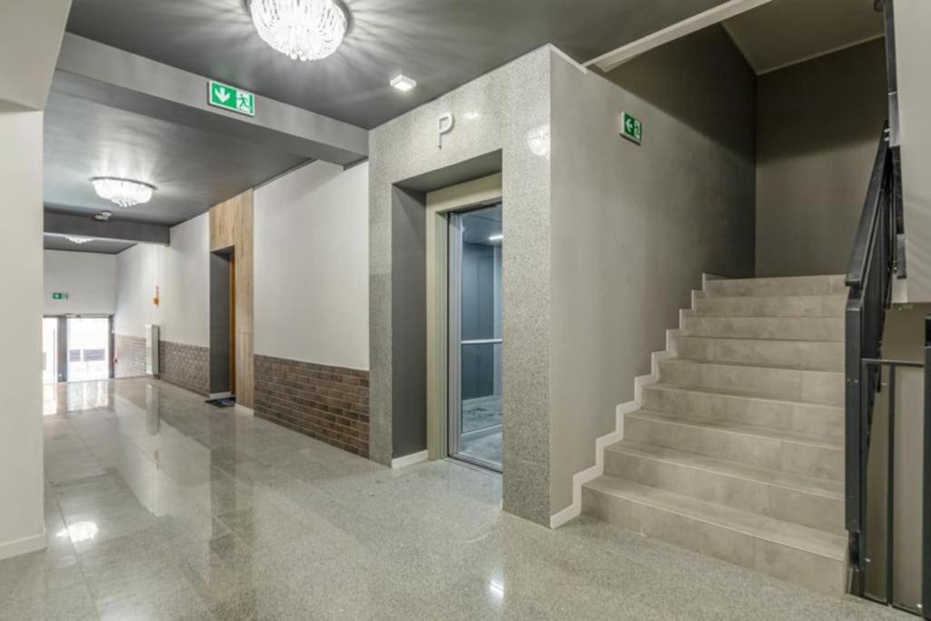 Modern Riverside Apartment With Free Parking Space شتشيتسين المظهر الخارجي الصورة