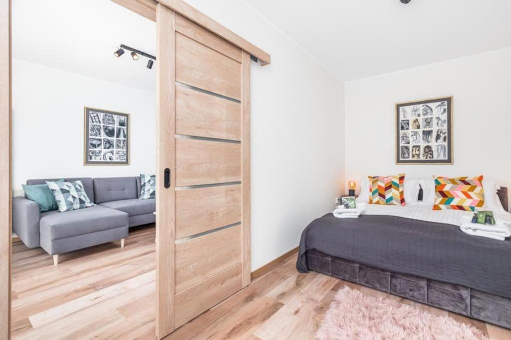 Modern Riverside Apartment With Free Parking Space شتشيتسين المظهر الخارجي الصورة
