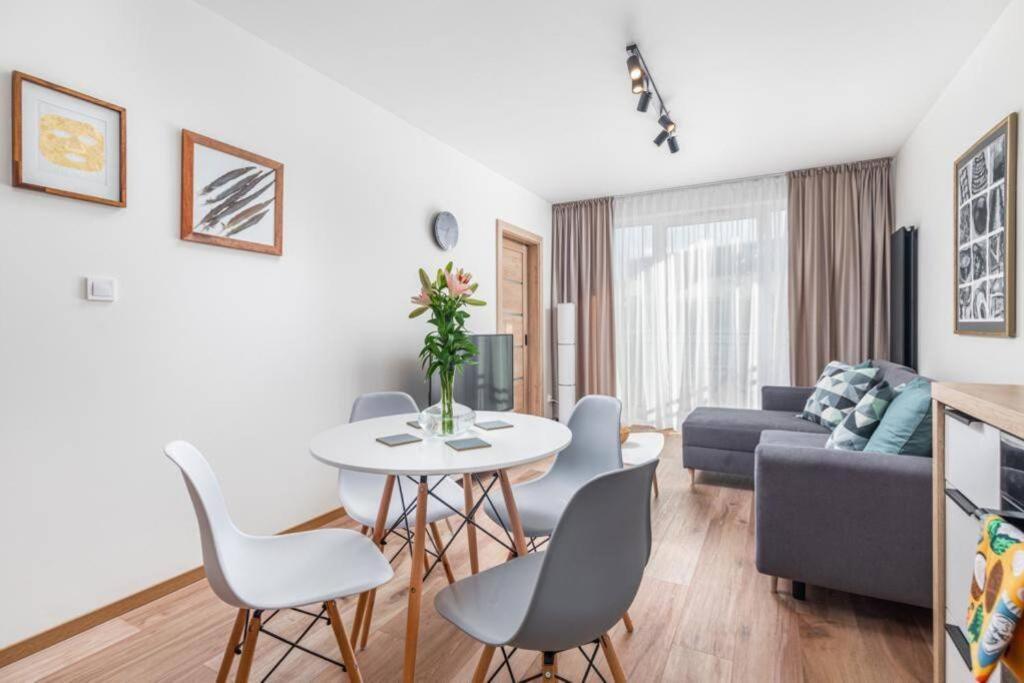 Modern Riverside Apartment With Free Parking Space شتشيتسين المظهر الخارجي الصورة
